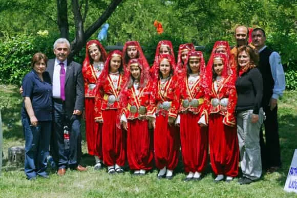 Halk Oyuncuları Festivalde Birinci