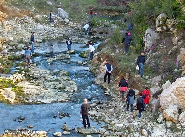 Suyun Peşinde Grubu İnpiri Mağaralarında